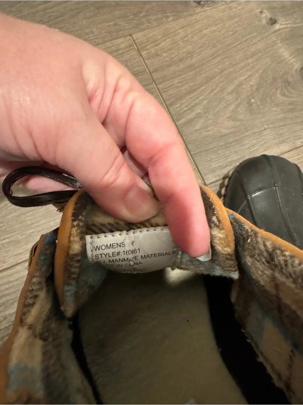 Magellan Outdoor Duck Boots Women’s size 6